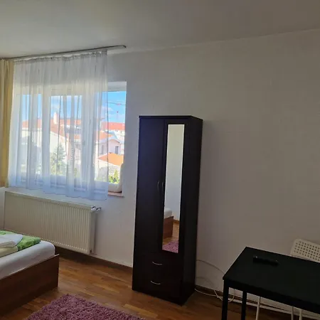 Bigcitty בית הארחה *